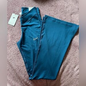 Nike yoga pants